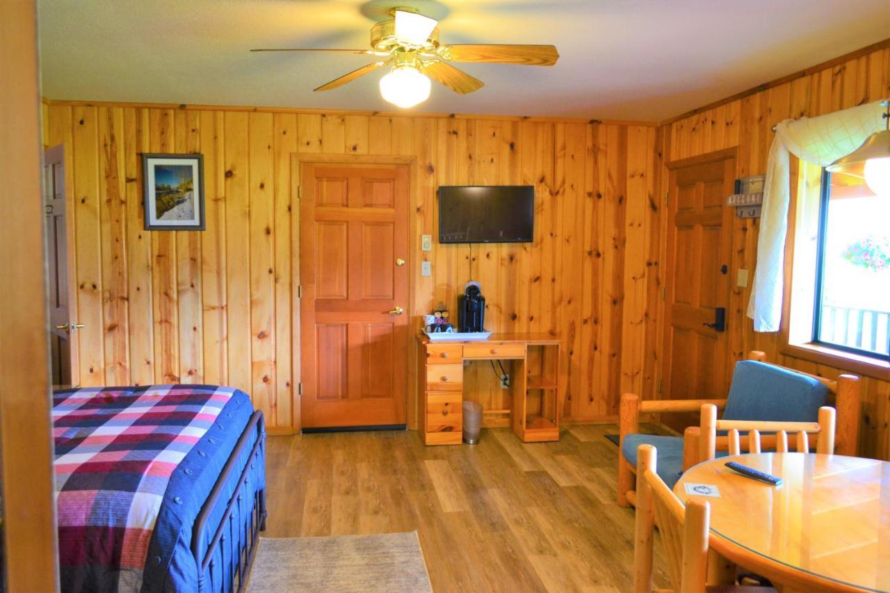 Twin Peaks Guest Ranch Villa Salmon Екстериор снимка