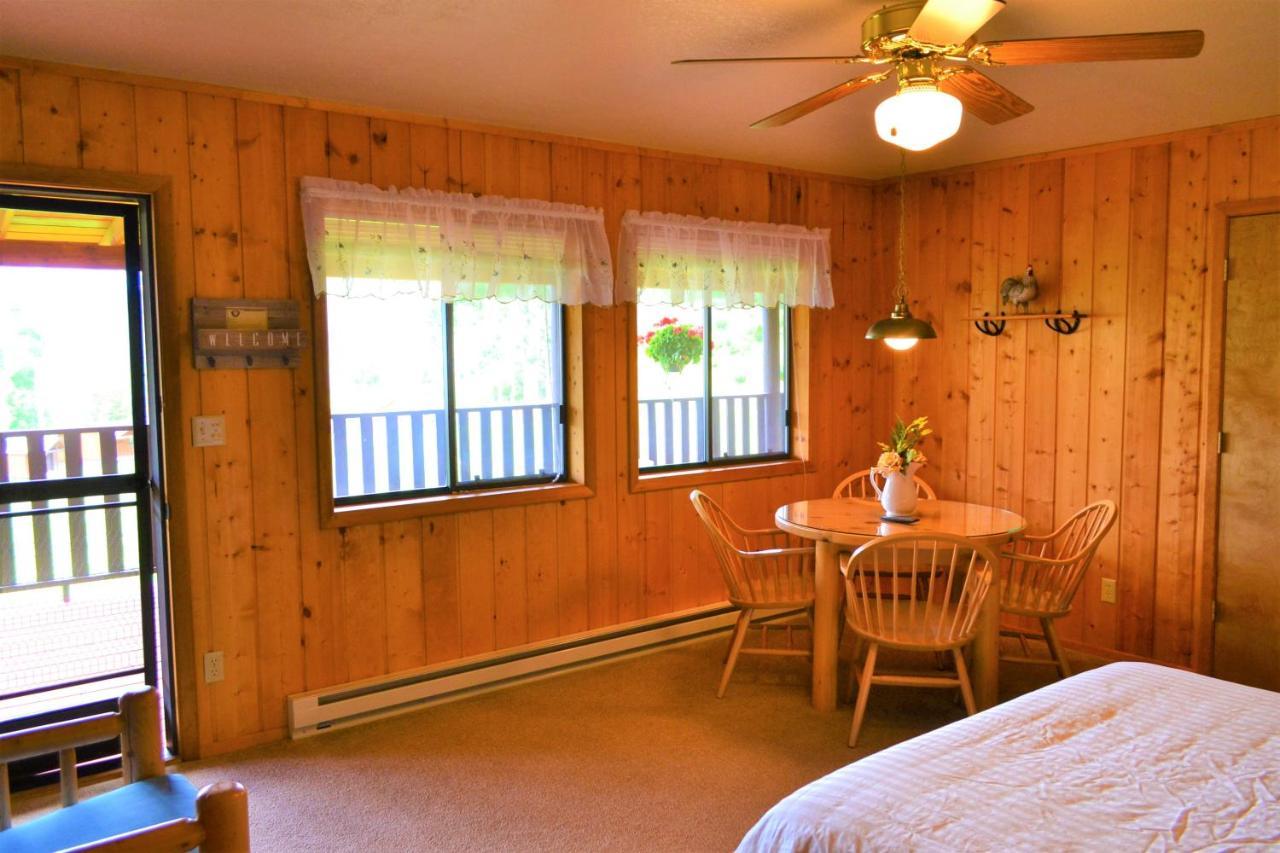 Twin Peaks Guest Ranch Villa Salmon Екстериор снимка