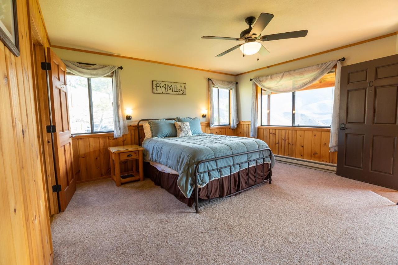 Twin Peaks Guest Ranch Villa Salmon Екстериор снимка