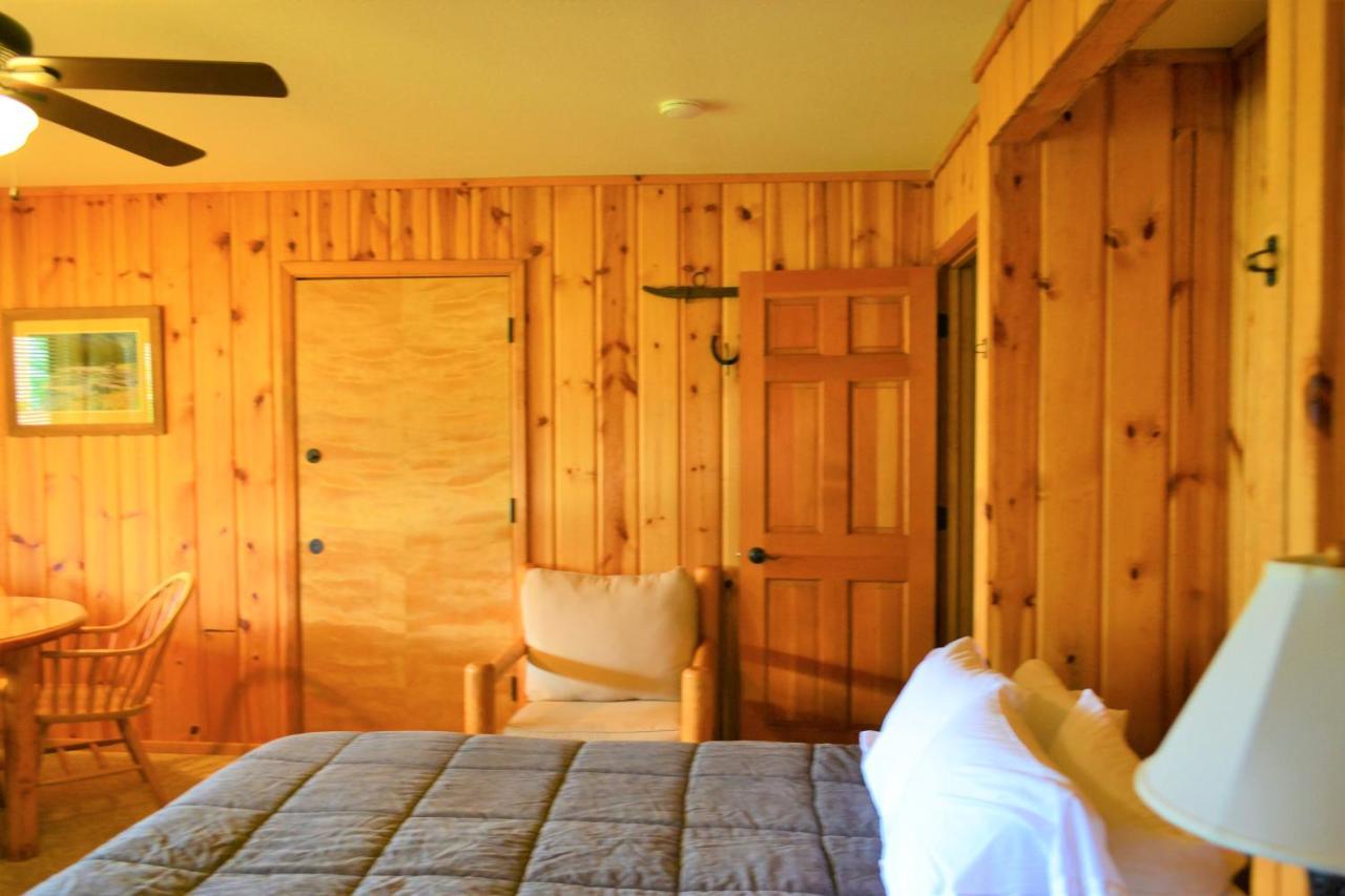 Twin Peaks Guest Ranch Villa Salmon Екстериор снимка