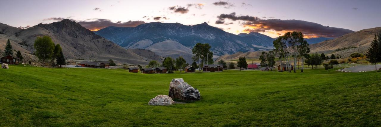 Twin Peaks Guest Ranch Villa Salmon Екстериор снимка